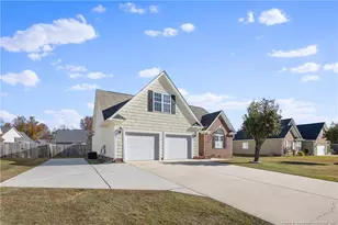 225 Hogart St, Raeford, NC 28376 - Photo 3