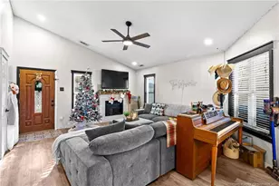 5720 Pepperbush Dr, Fayetteville, NC 28304 - Photo 9