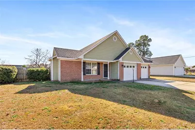 106 Hawthorn Drive, Raeford, NC 28376 - Photo 3