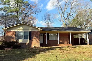 425 N Platte Rd, Fayetteville, NC 28303 - Photo 1