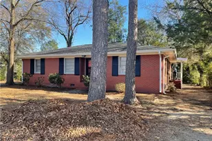 216 Park St, Fayetteville, NC 28305 - Photo 1