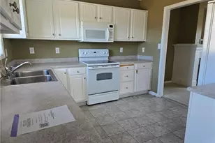 413 Turret Ct, Hope Mills, NC 28348 - Photo 5