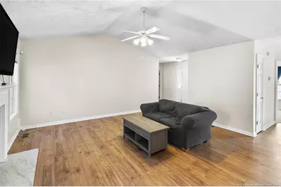 110 Jefferson Drive, Raeford, NC 28376 - Photo 9