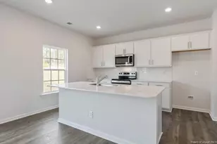 1040 Misty Creek Dr, Aberdeen, NC 28315 - Photo 5