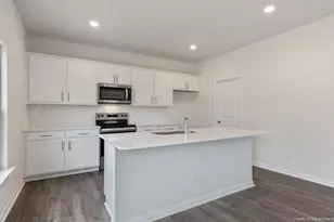 1040 Misty Creek Dr, Aberdeen, NC 28315 - Photo 7