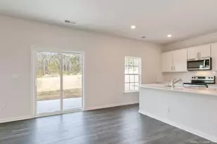 1040 Misty Creek Dr, Aberdeen, NC 28315 - Photo 9