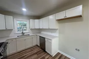 411 Lafayette St, Clinton, NC 28328 - Photo 11