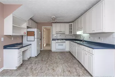 2927 Rosecroft Drive, Fayetteville, NC 28304 - Photo 9