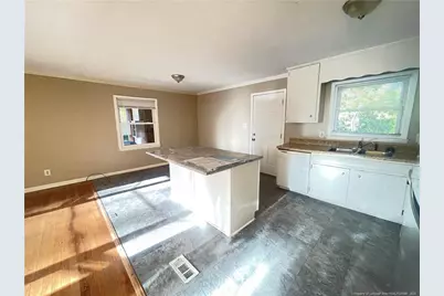 1025 N Hill Road, Fayetteville, NC 28303 - Photo 5