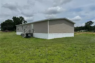 1109 Henry Hammond Rd, Lumberton, NC 28360 - Photo 5