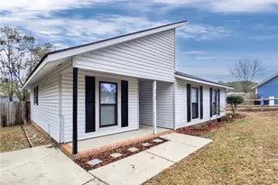 6594 Honeysuckle Dr, Fayetteville, NC 28304 - Photo 3