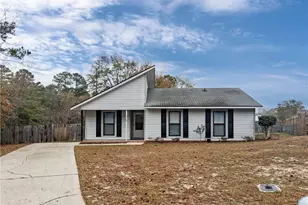 6594 Honeysuckle Dr, Fayetteville, NC 28304 - Photo 1