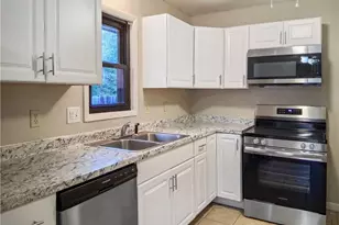 6594 Honeysuckle Dr, Fayetteville, NC 28304 - Photo 5