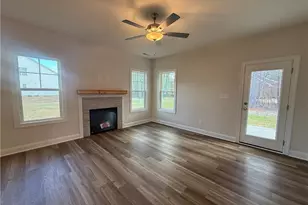 3810 Hatteras Dr, Fayetteville, NC 28312 - Photo 9