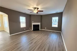 825 Running Horse Ln, Hope Mills, NC 28348 - Photo 5