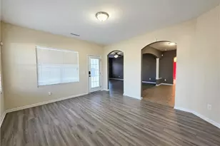 825 Running Horse Ln, Hope Mills, NC 28348 - Photo 9