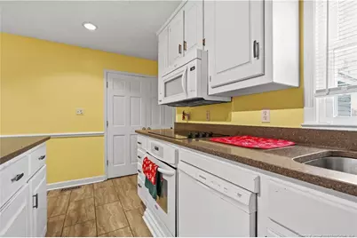 4225 Manchester Lane, Lumberton, NC 28360 - Photo 9