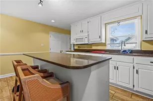 4225 Manchester Ln, Lumberton, NC 28360 - Photo 7