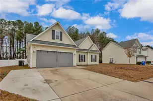865 Fairfield Cir, Raeford, NC 28376 - Photo 3