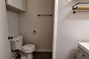 422 Lansdowne Rd, Fayetteville, NC 28314 - Photo 11