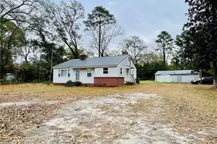 405 S Austin Street S, Maxton, NC 28364 - Photo 3