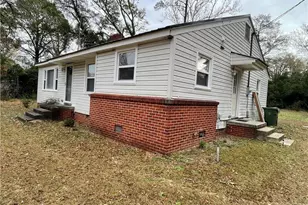 405 S Austin Street S, Maxton, NC 28364 - Photo 5