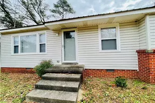 405 S Austin Street S, Maxton, NC 28364 - Photo 17