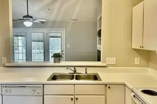 360 Bubble Creek Ct, Fayetteville, NC 28311 - Photo 11