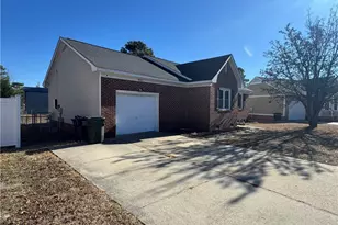 805 Windingwood Pl, Hope Mills, NC 28348 - Photo 3