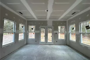 30381 E Lake Rd, Wagram, NC 28396 - Photo 17