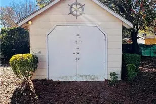 1418 E 6th St, Lumberton, NC 28358 - Photo 23