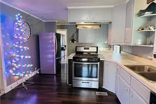 1418 E 6th St, Lumberton, NC 28358 - Photo 9