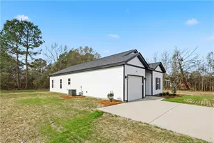 1523 McBryde Lake Rd, Raeford, NC 28376 - Photo 3