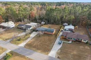 820 E Donaldson Ave, Raeford, NC 28376 - Photo 11