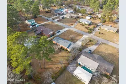 820 E Donaldson Avenue, Raeford, NC 28376 - Photo 9