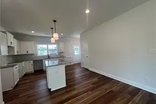 3879 Blackhills Rd, Fayetteville, NC 28311 - Photo 9