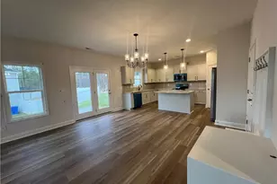 3871 Blackhills Rd, Fayetteville, NC 28311 - Photo 9