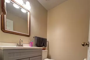 684 N Wilkinson Dr, Saint Pauls, NC 28384 - Photo 11