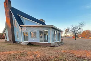 684 N Wilkinson Dr, Saint Pauls, NC 28384 - Photo 5