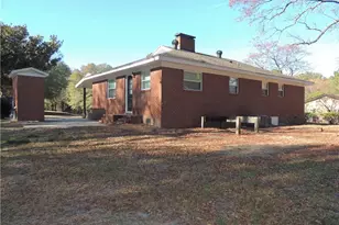 2025 Womble Dr, Fayetteville, NC 28306 - Photo 31