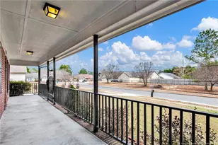 104 Stonewall St, Raeford, NC 28376 - Photo 5