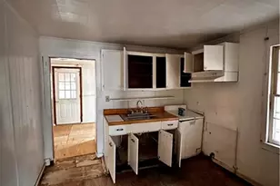 220 Winn St, Mount Olive, NC 28365 - Photo 15