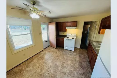 923 Fiske Drive, Fayetteville, NC 28311 - Photo 5