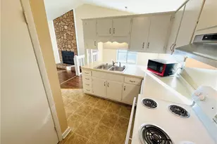 824 Danish Dr, Fayetteville, NC 28303 - Photo 9