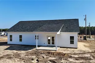 83 Orchard Ln, Parkton, NC 28371 - Photo 5