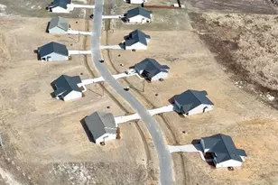 83 Orchard Ln, Parkton, NC 28371 - Photo 7