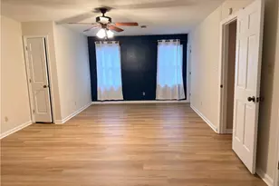 5453 Thompson Cir, Hope Mills, NC 28348 - Photo 11