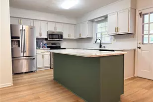 5453 Thompson Cir, Hope Mills, NC 28348 - Photo 7