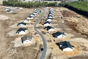 90 Orchard Ln, Parkton, NC 28371 - Photo 5