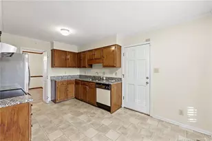 6017 Lakeway Dr, Fayetteville, NC 28306 - Photo 11